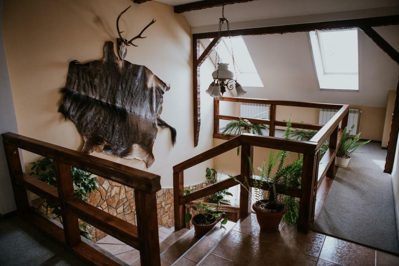 Hotel-Restaurant Milenium Salonta Eksteriør billede